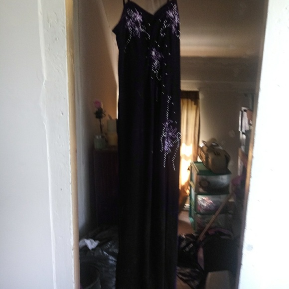 2 beautiful dresses - Picture 2 of 2